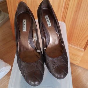 Bronze Pumps